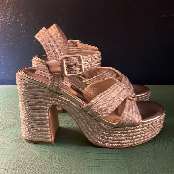 Steve Madden champagne gold “Carisma” platform sandal, size 7.5 - Picture 3 of 8